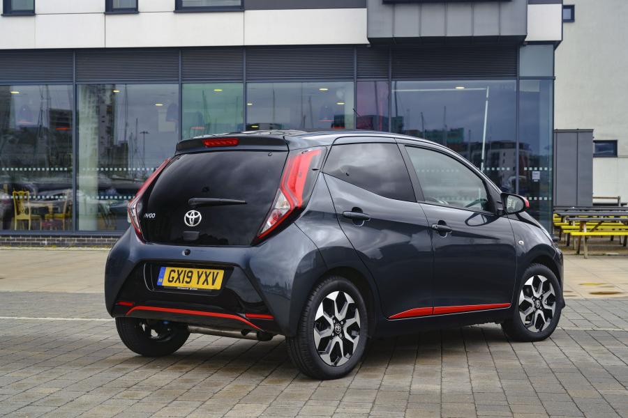  Toyota Aygo x-trend 5-Door 2019 года  (UK) (фото 22 из 26)